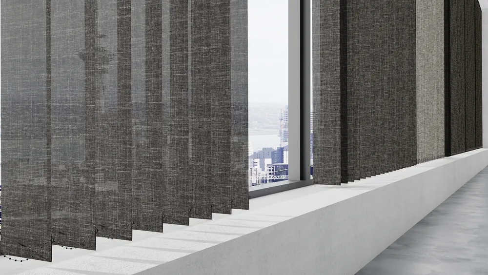 Vertikaljalousie unten mit grauen Lamellen